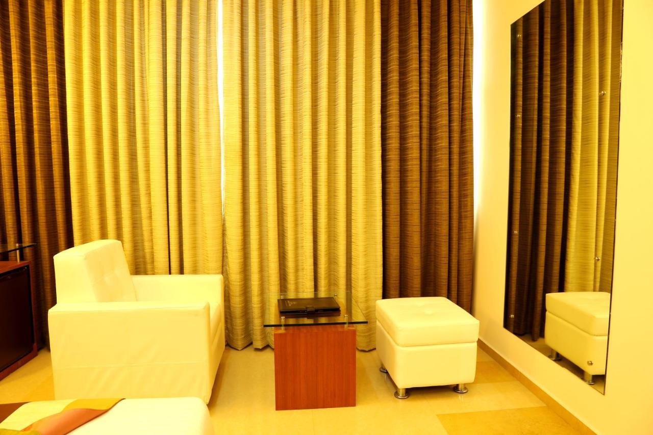 Hotel Hillway Park 콜람 외부 사진